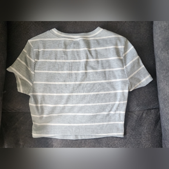 Teen crop top tshirt - Picture 2 of 3